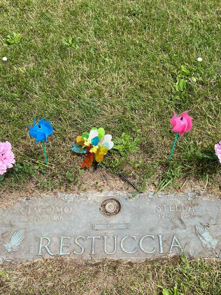 Giacomo Restuccia's grave. Photo 3