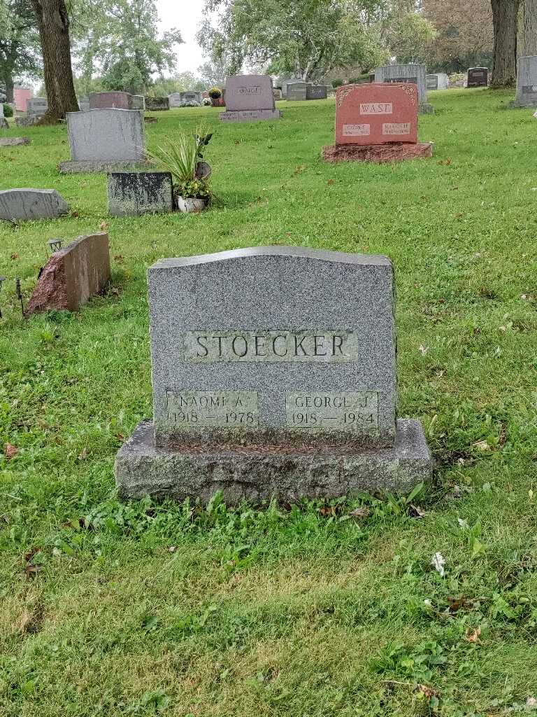 Naomi A. Stoecker's grave. Photo 2