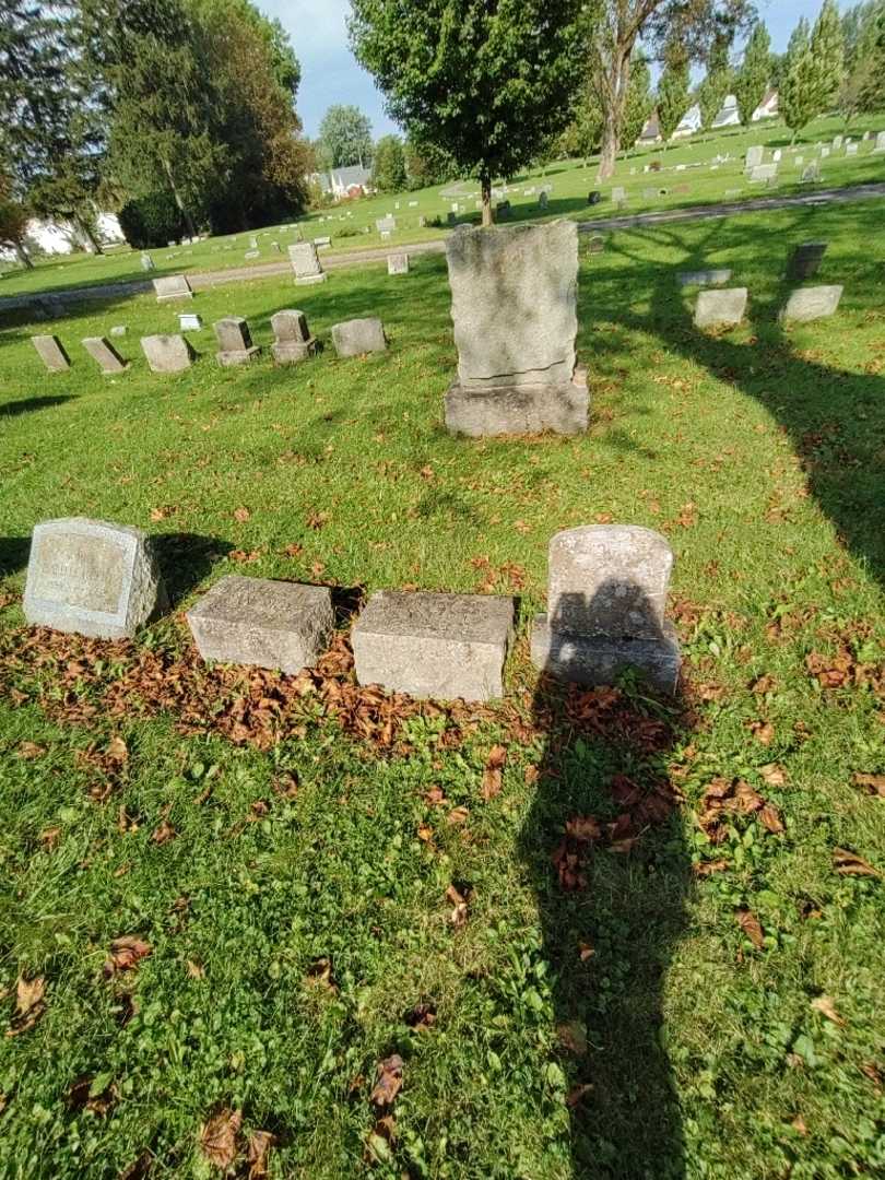 Louise Turo Ranford's grave. Photo 1