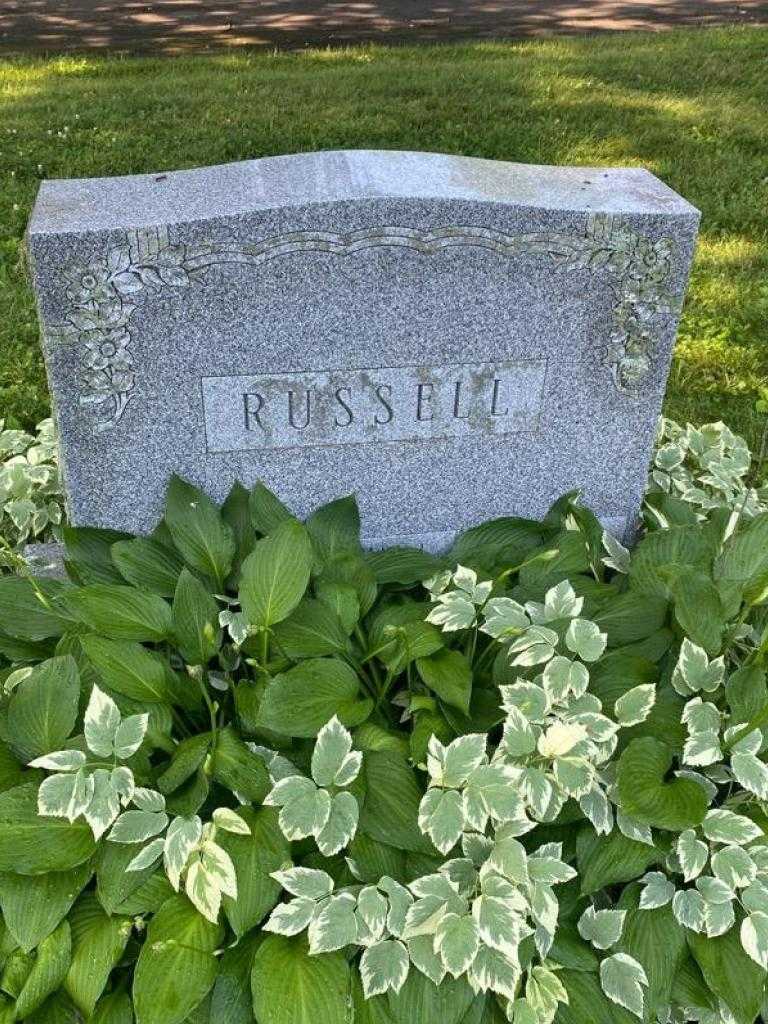 Irene E. Russell's grave. Photo 3