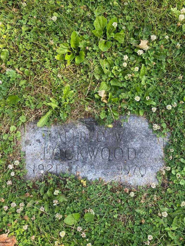 Alfred W. Lockwood's grave. Photo 3