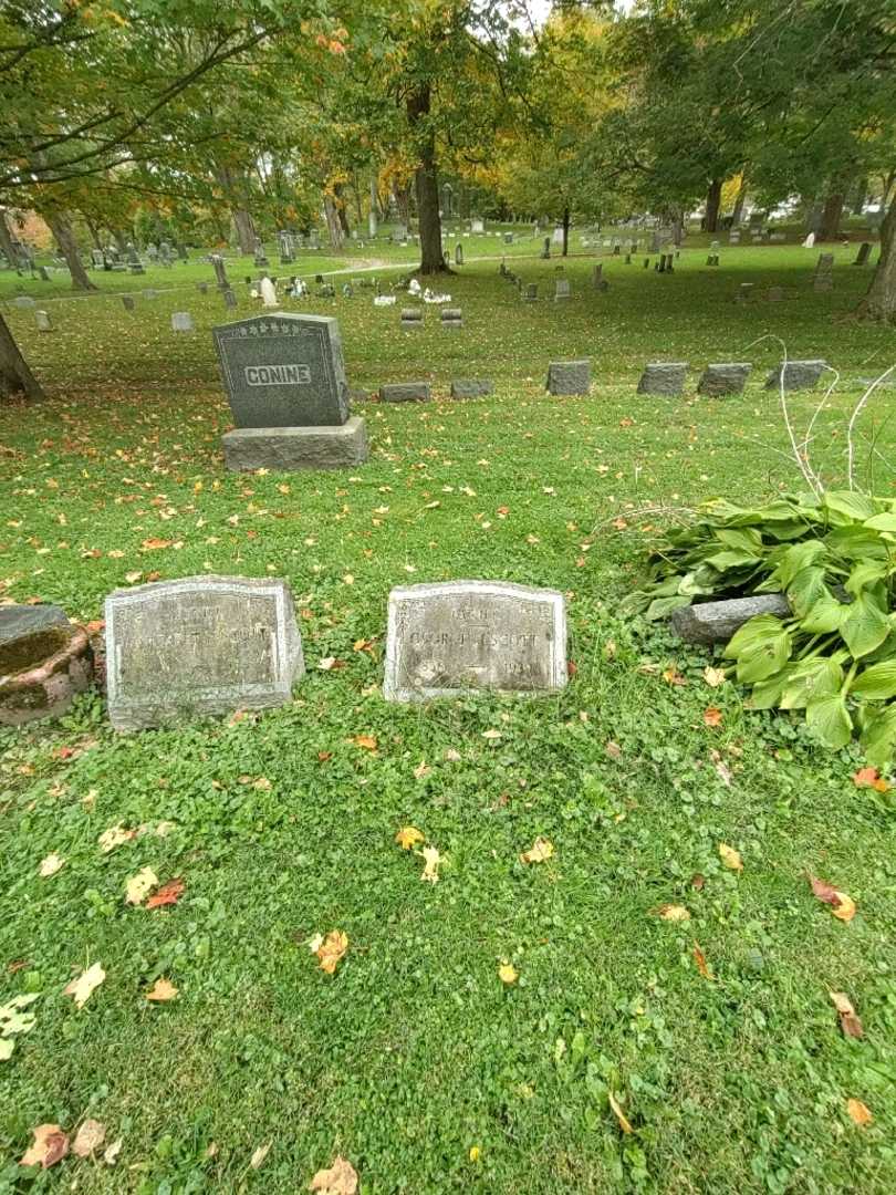 George M. Scott's grave. Photo 1