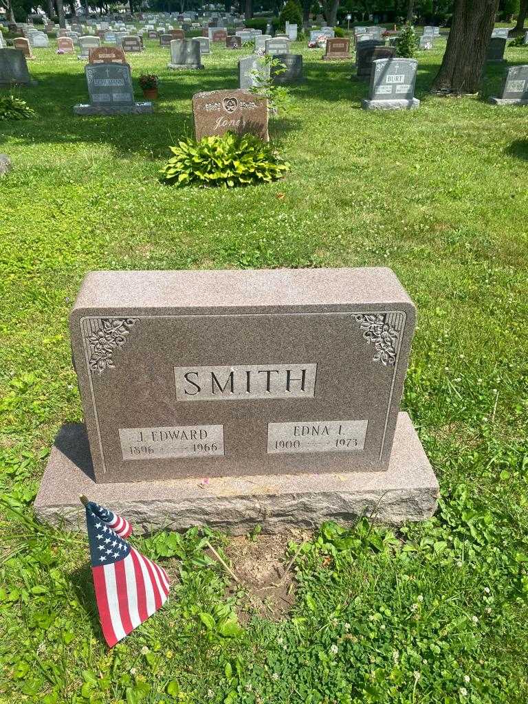 John Edward Smith's grave. Photo 3