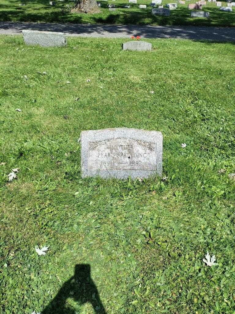 Pearl Spaulding's grave. Photo 2
