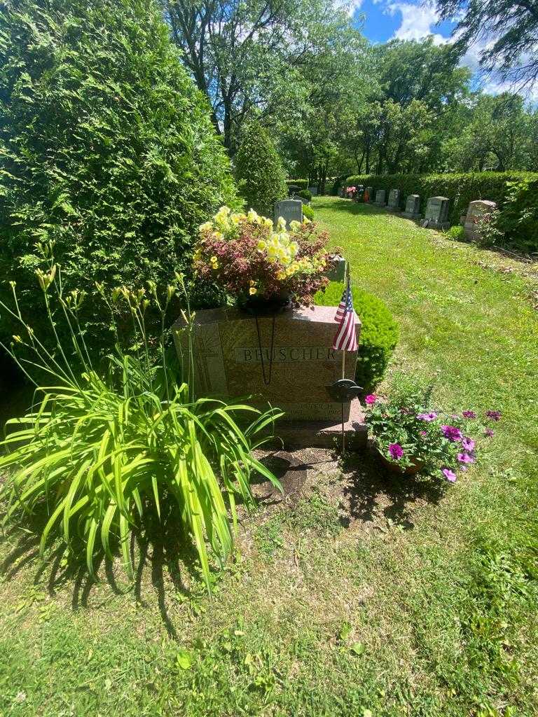 Peter H. Beuscher's grave. Photo 1