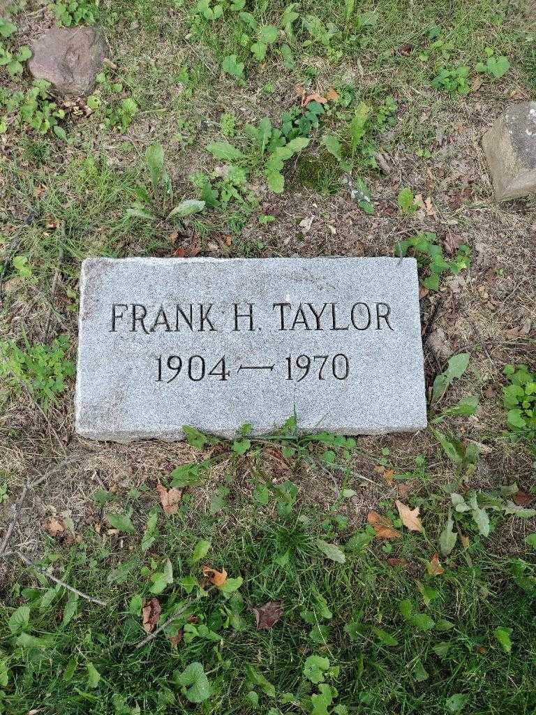 Frank H. Taylor's grave. Photo 2