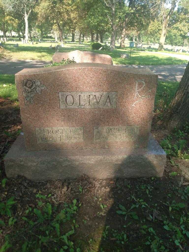 Rose F. Oliva's grave. Photo 2