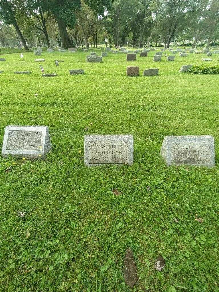 Marion Dennis's grave. Photo 1