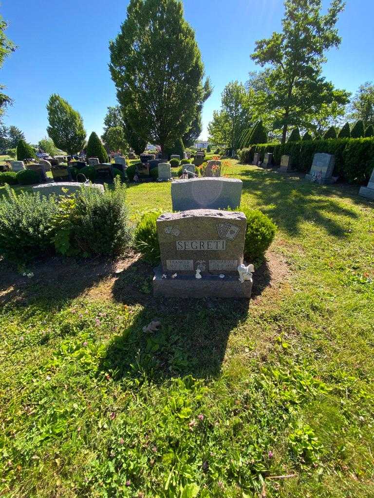 Frances Segreti's grave. Photo 1