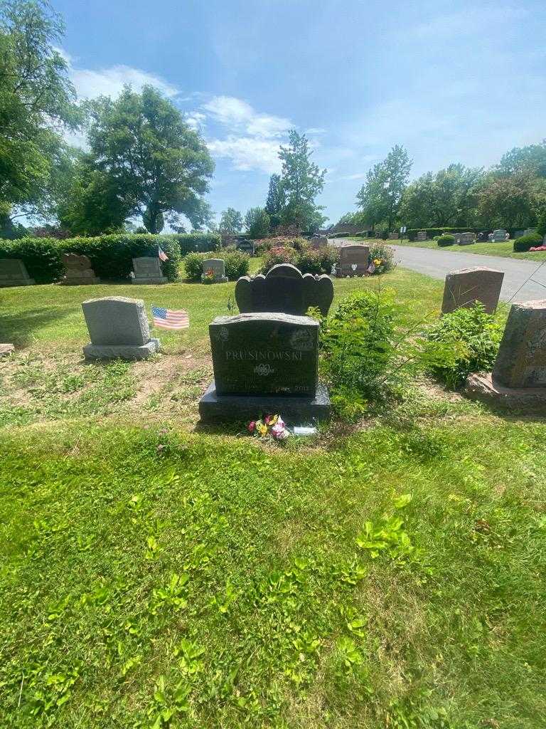Mary Anne Prusinowski's grave. Photo 1