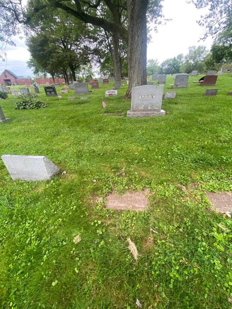 Bernetta R. Schuyler's grave. Photo 1