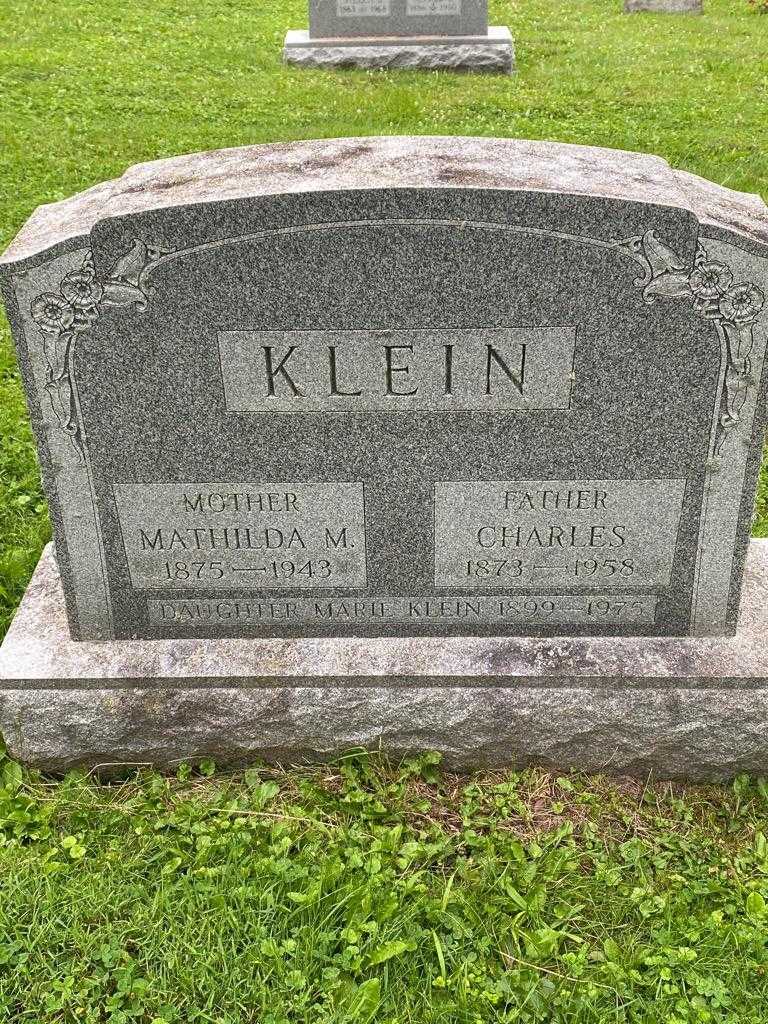 Marie Klein's grave. Photo 3