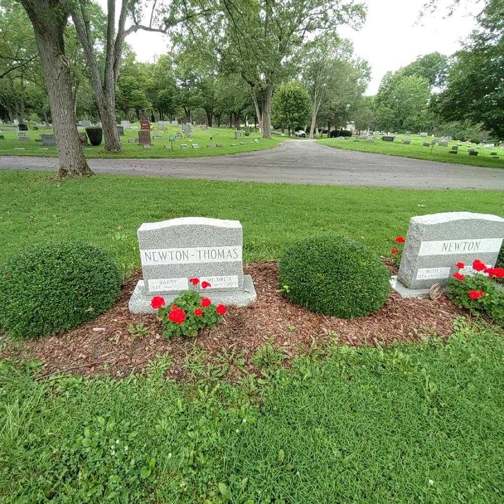 Mildred Newton-Thomas's grave. Photo 1