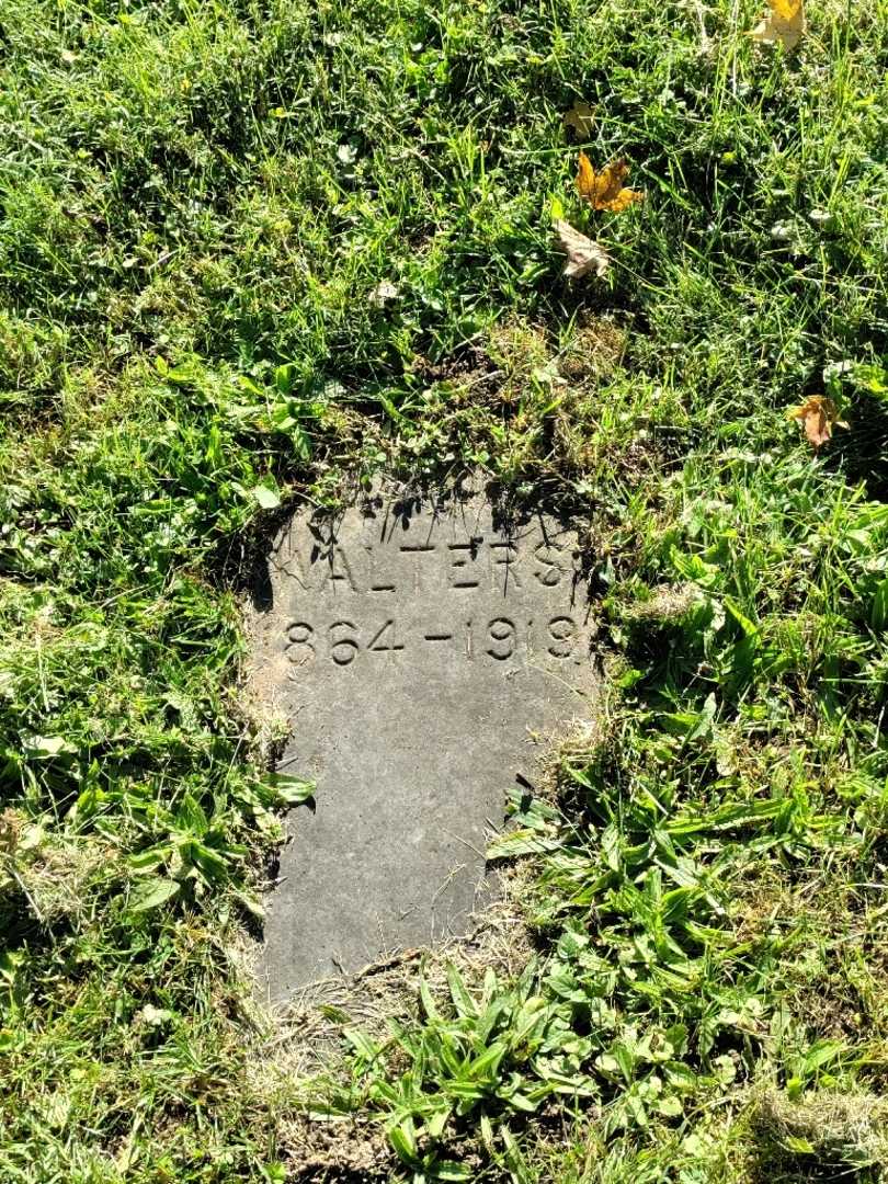 Mary E. Walters's grave. Photo 3