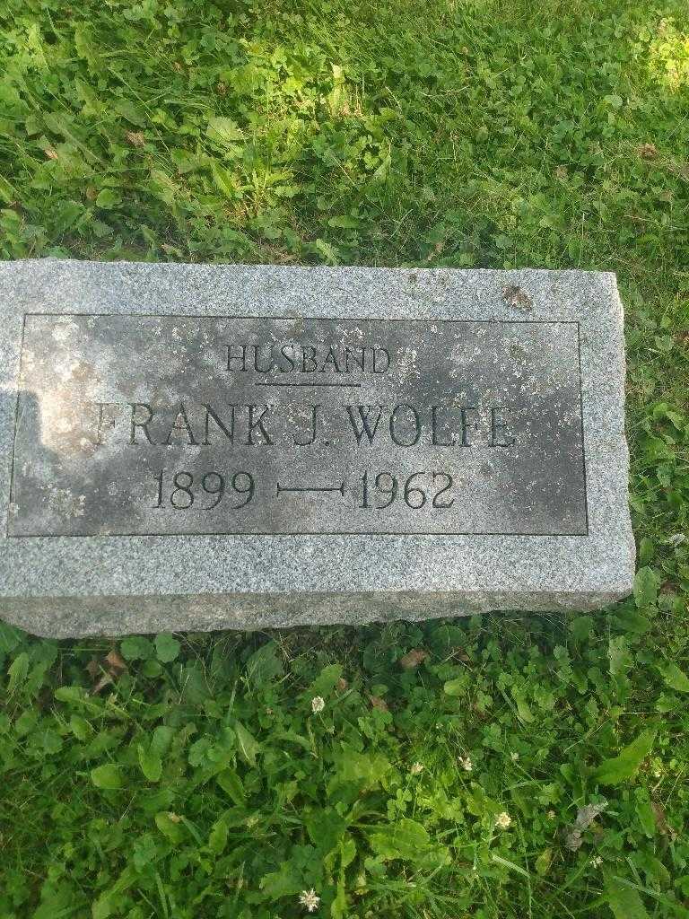 Frank J. Wolfe's grave. Photo 3