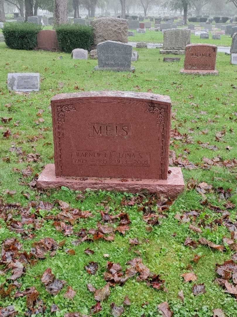 Warner Meis's grave. Photo 2