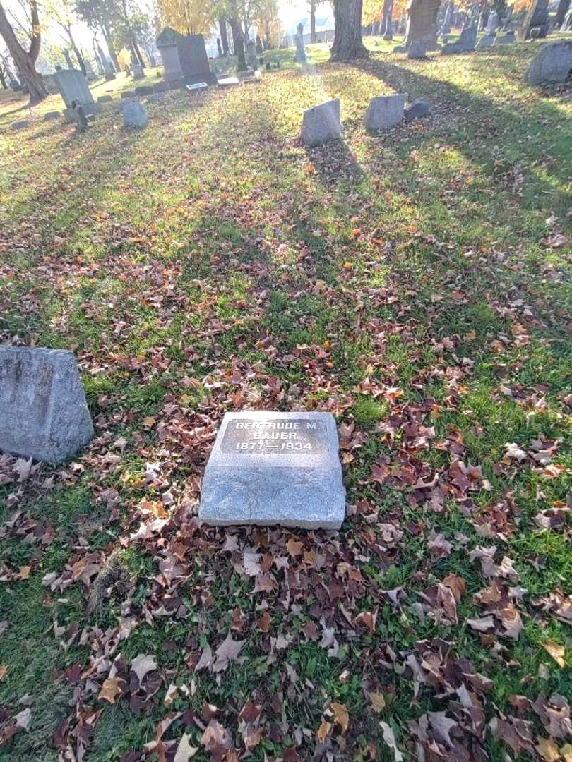 Gertrude M. Bauer's grave. Photo 1