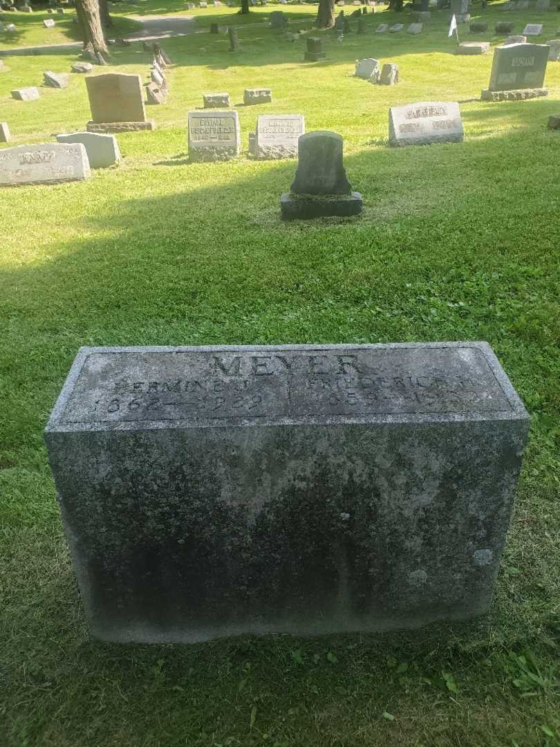 Friederich H. Meyer's grave. Photo 2