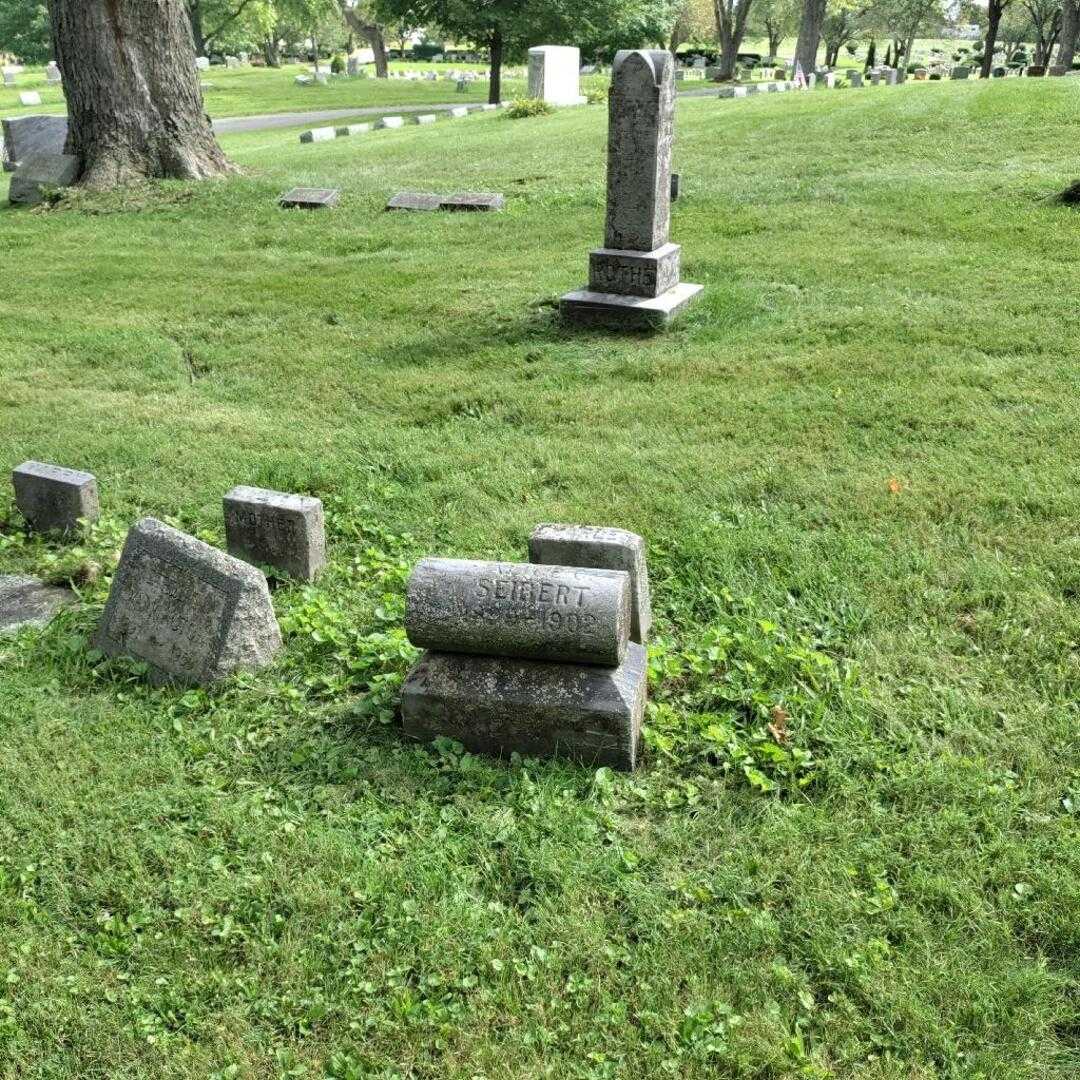 Alice C. Seibert's grave. Photo 1