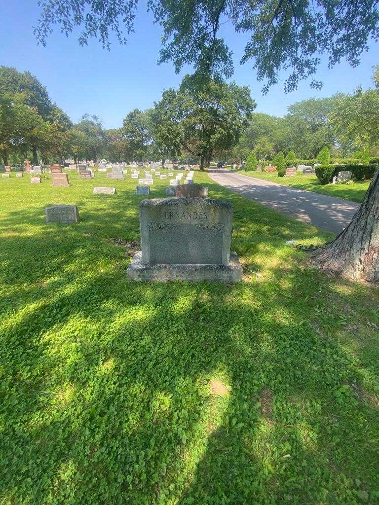 Pasquale Ernandes's grave. Photo 1
