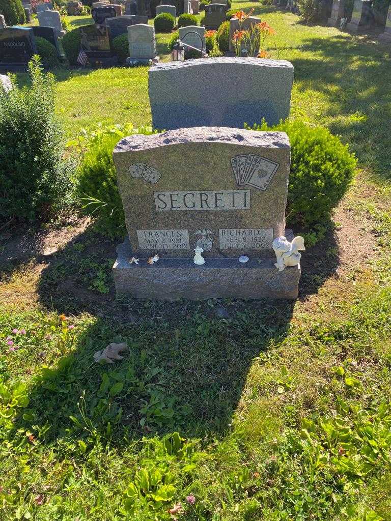 Frances Segreti's grave. Photo 2