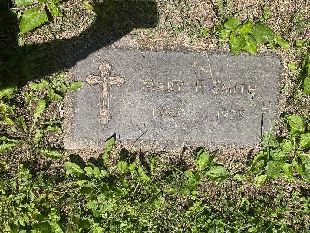 Mary F. Smith's grave. Photo 1