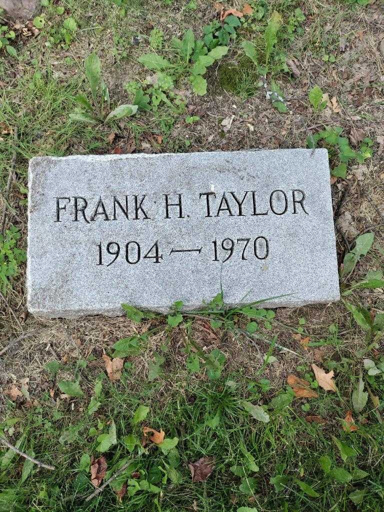 Frank H. Taylor's grave. Photo 3
