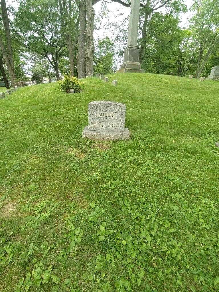 William H. Millis's grave. Photo 1