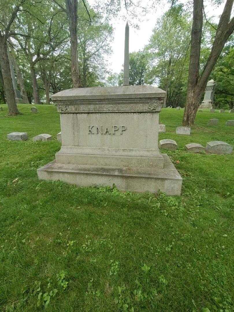 Wiltsie S. Knapp's grave. Photo 4