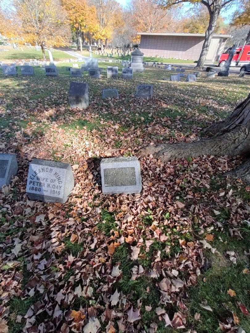 Peter H. Day's grave. Photo 1
