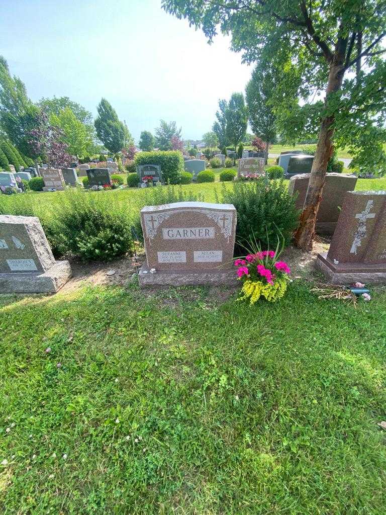 Suzanne Garner's grave. Photo 1