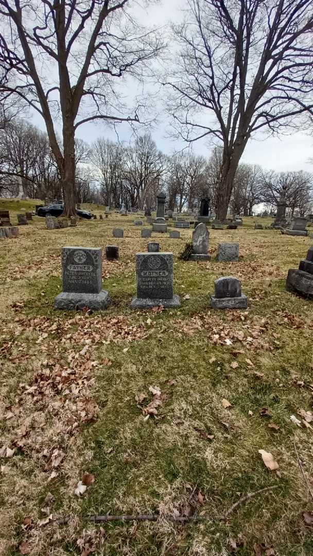 Elizabeth Yackel Jaeckel's grave. Photo 1