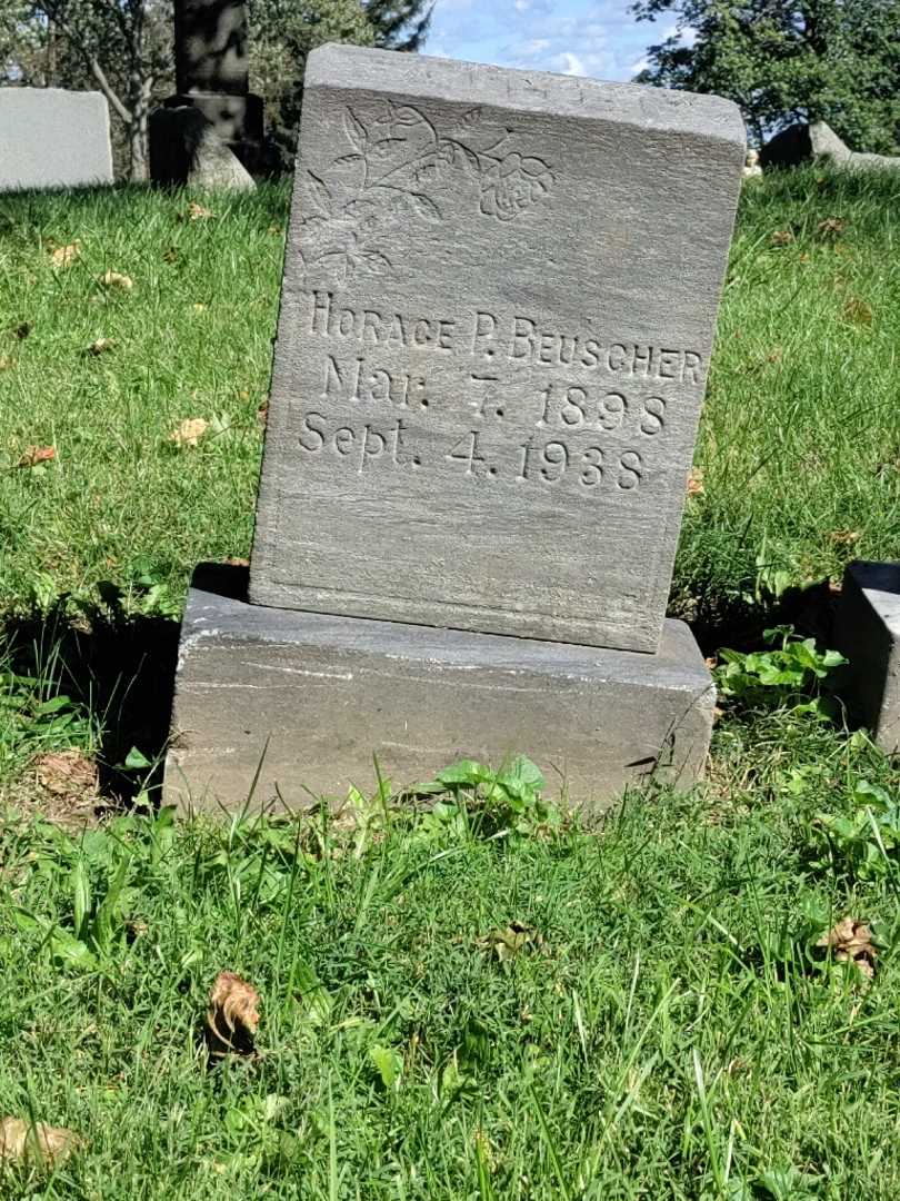 Horace Peter Beuscher's grave. Photo 3