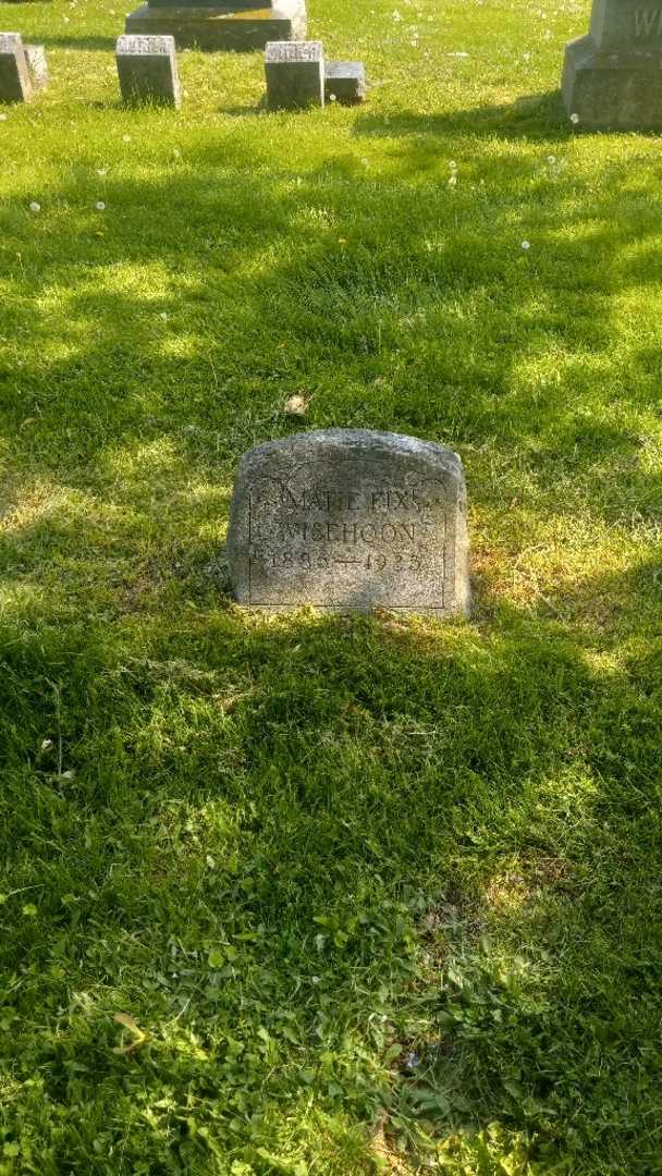 Matie Wisehoon's grave. Photo 2