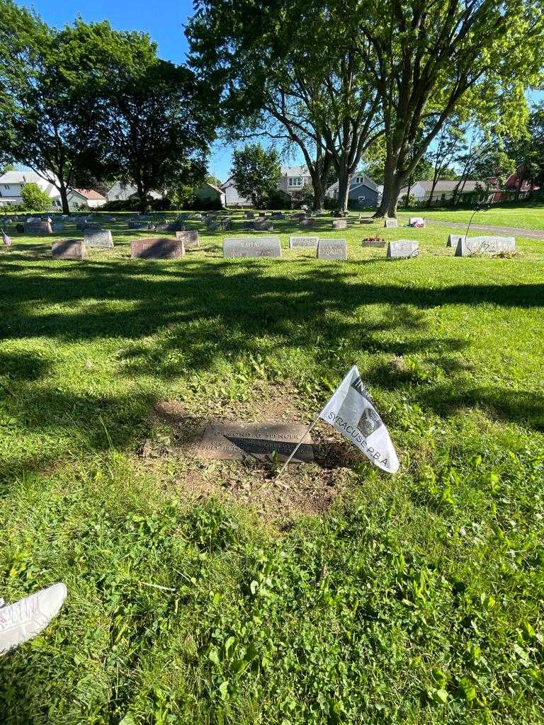 Ormond G. Spencer's grave. Photo 2