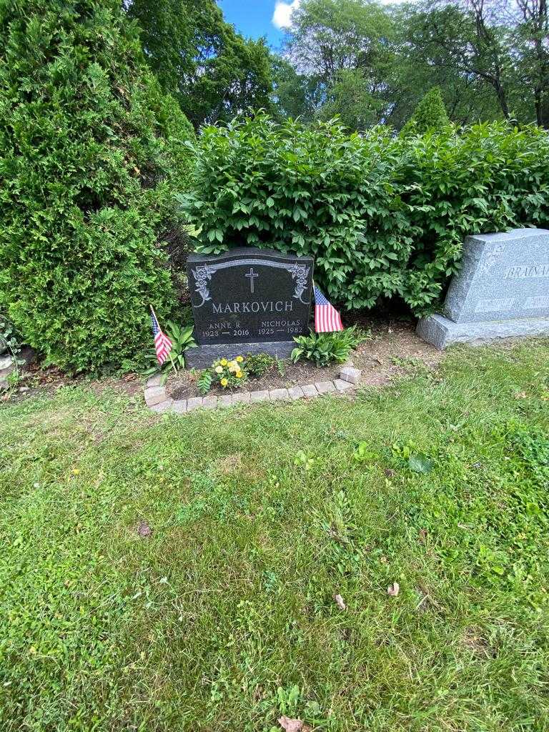 Anne R. Markovich's grave. Photo 1