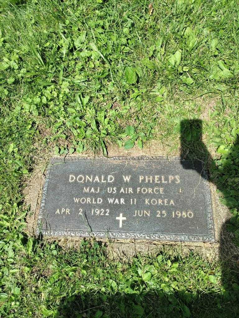 Donald W. Phelps's grave. Photo 4