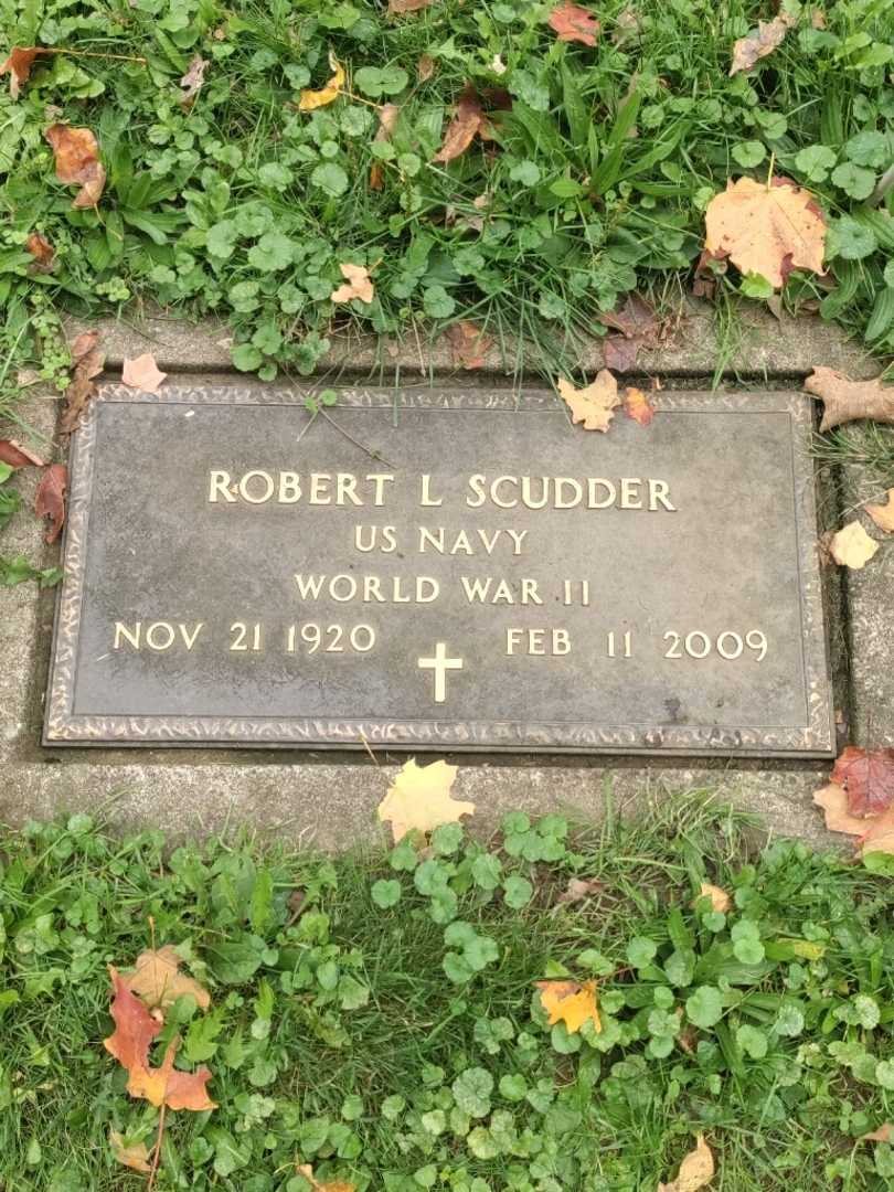 Robert L. Scudder's grave. Photo 4