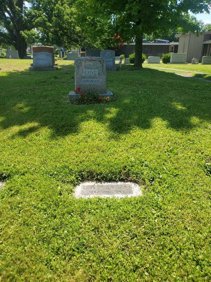 Henrietta M. Gove's grave. Photo 2
