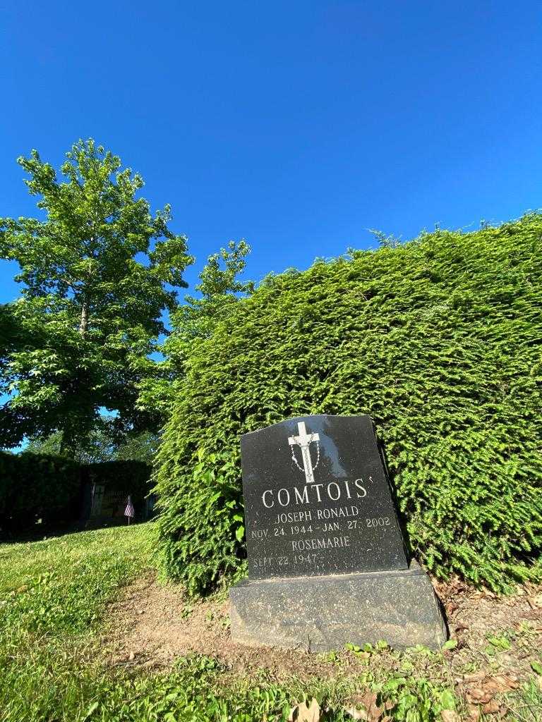 Joseph Ronald Comtois's grave. Photo 1