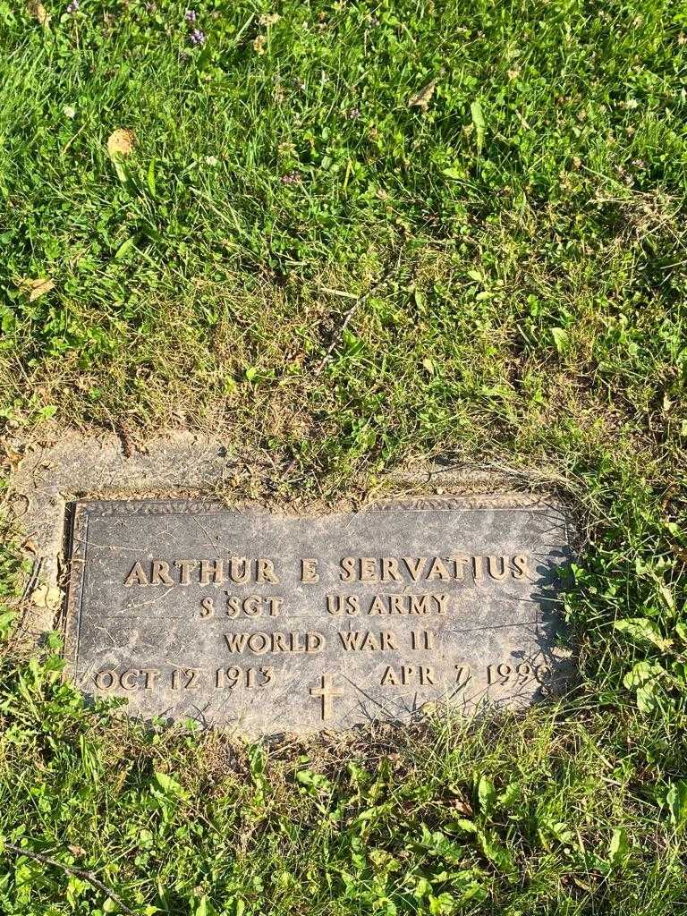 Arthur E. Servatius's grave. Photo 4