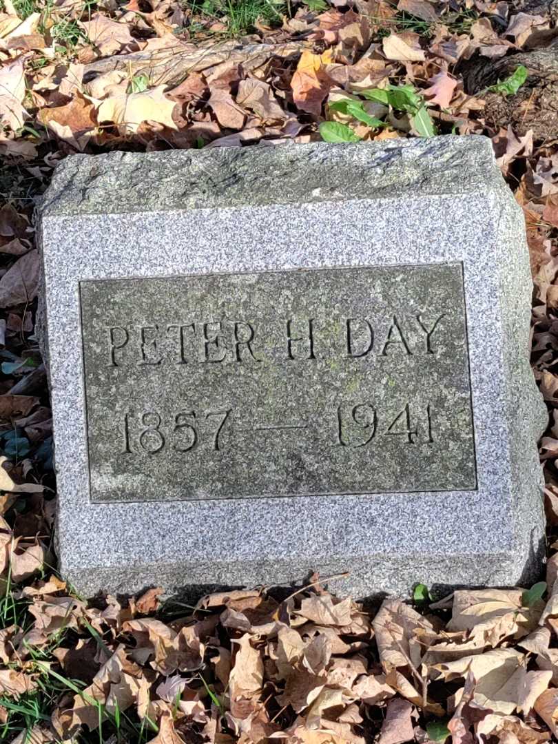 Peter H. Day's grave. Photo 3