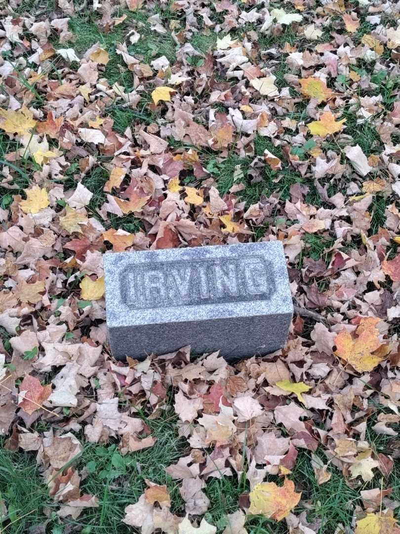 Irving W. House's grave. Photo 4