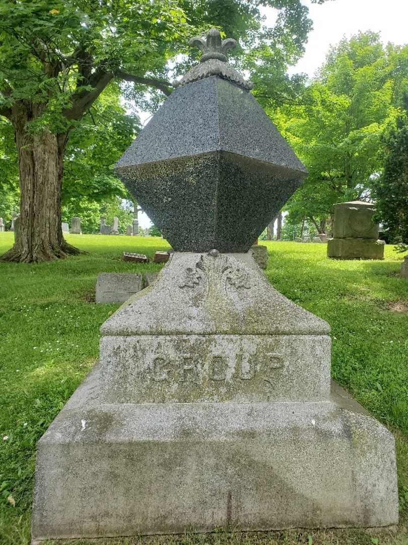 Florence "Flora" Group's grave. Photo 5