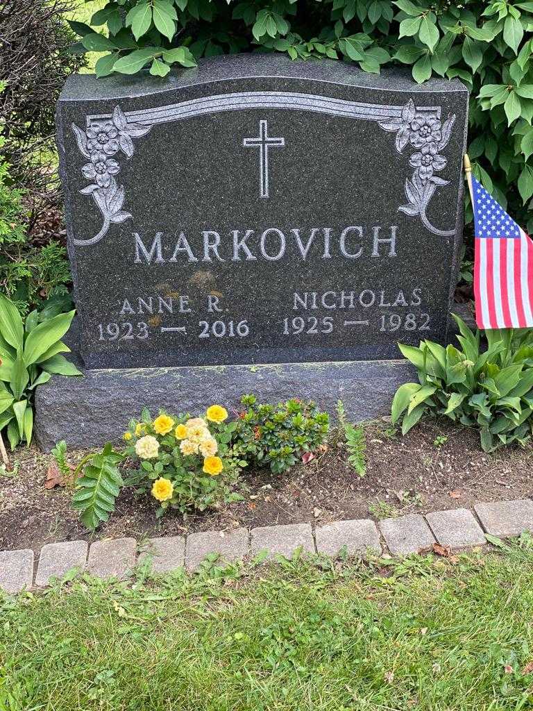 Anne R. Markovich's grave. Photo 3