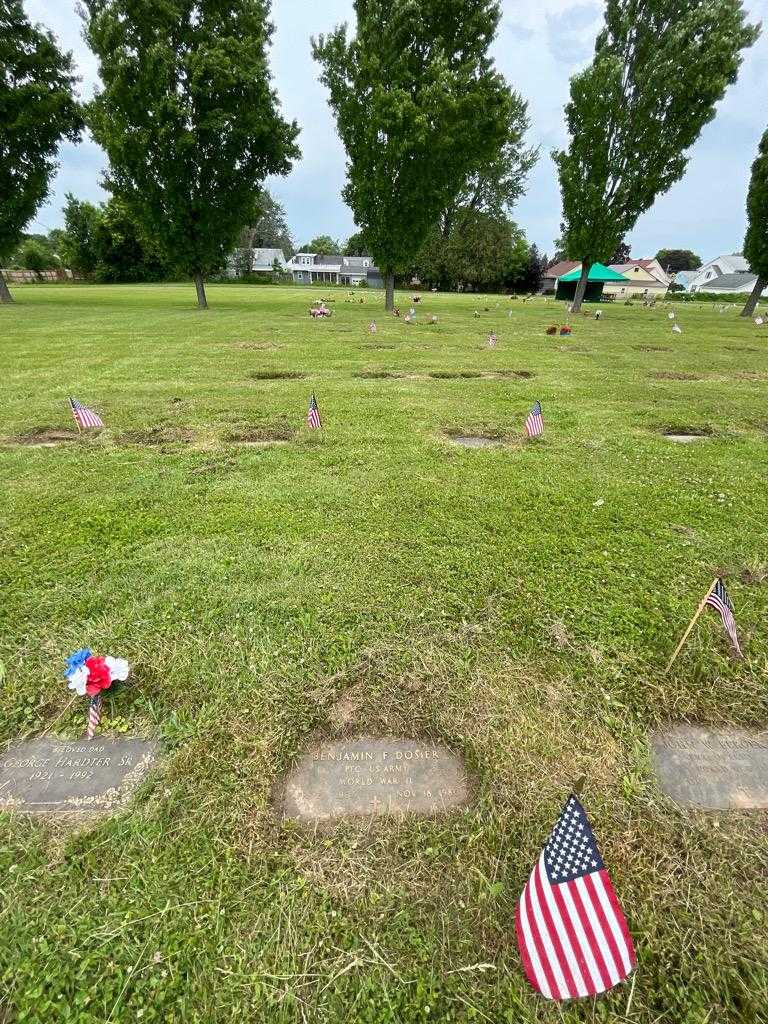 Benjamin F. Dosier's grave. Photo 1