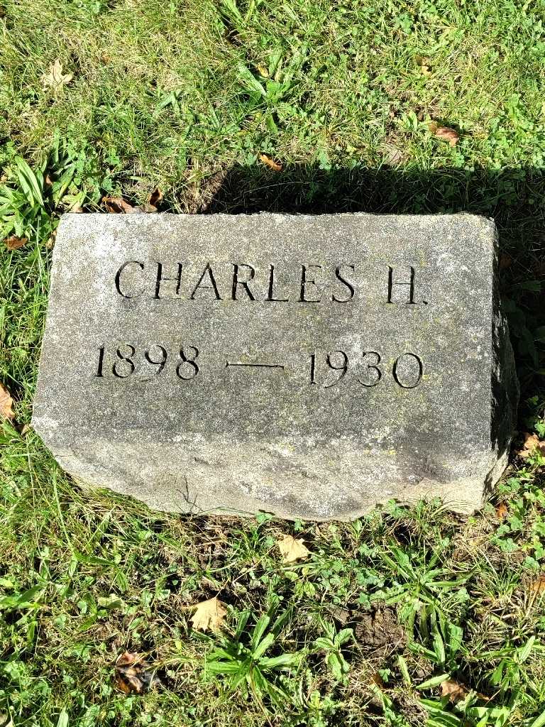 Charles H. Walch's grave. Photo 3