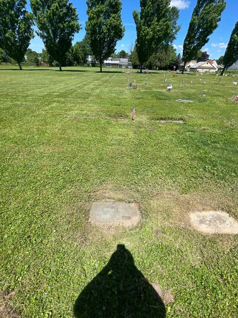Shirley Miller's grave. Photo 2