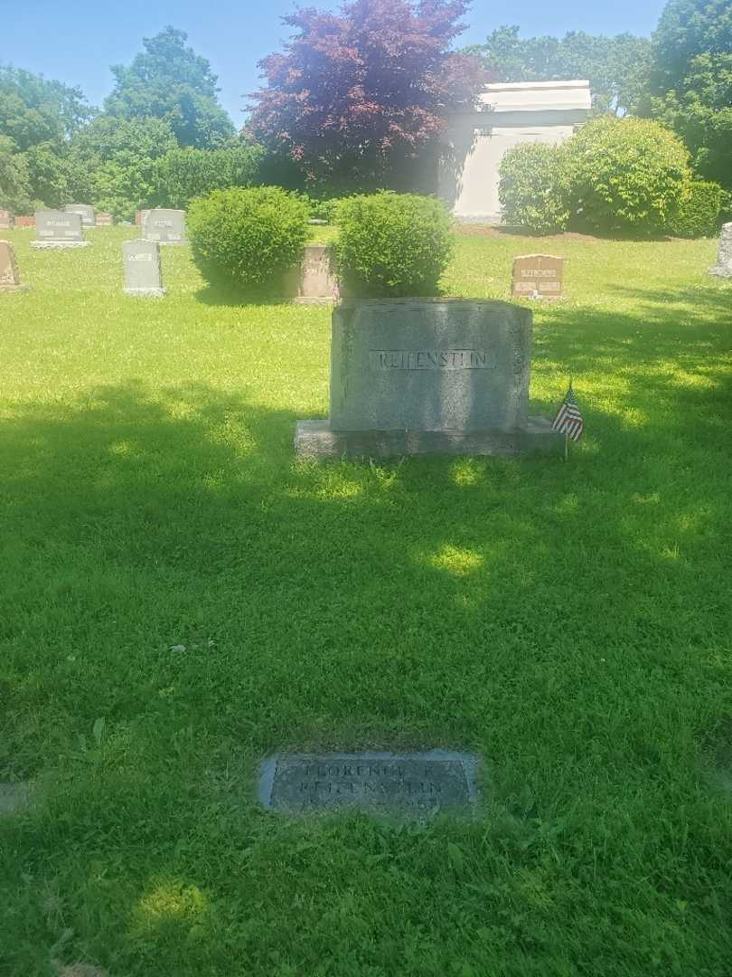 Florence K. Reifenstein's grave. Photo 1