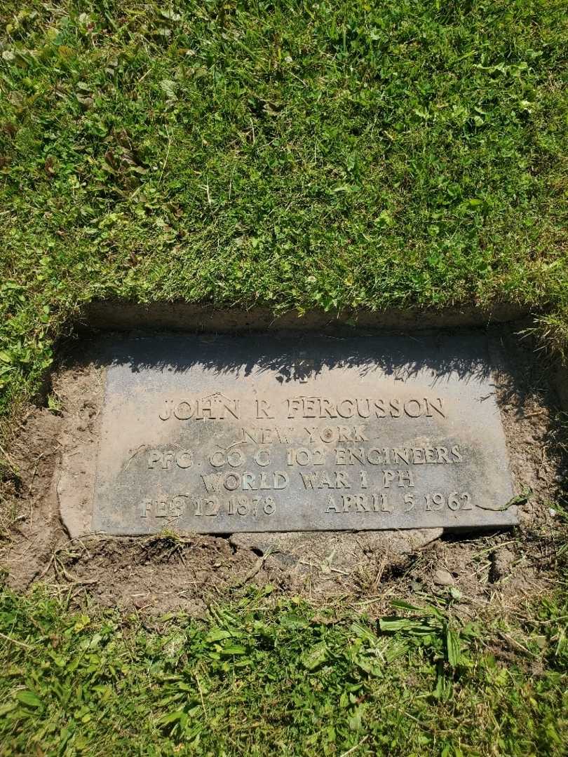 John Russell Fergusson's grave. Photo 4